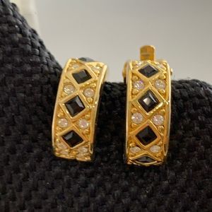 Clip On Ear Huggers w/Black&Clear Stones Gold-Tone